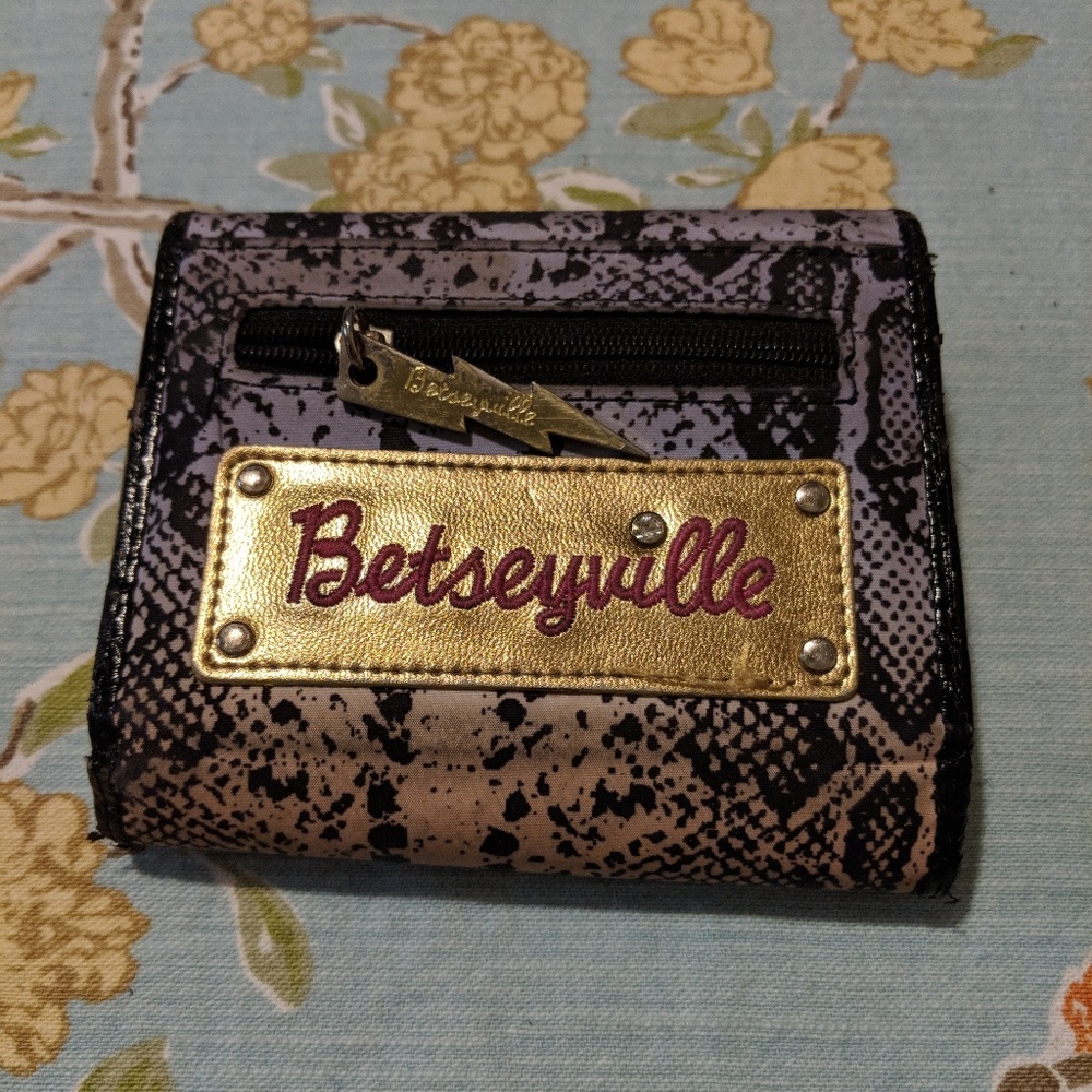 Ombre snake print wallet